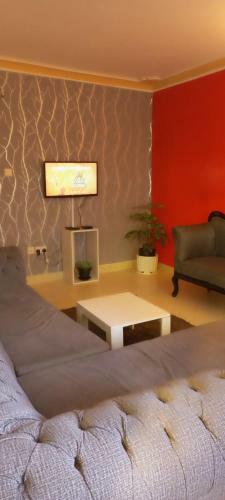 Apartamento 2 Bedroom Bnb: Wifi, Hot Shower, Parking