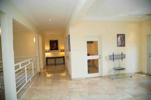 Villa An Executive House With Swimming Pool