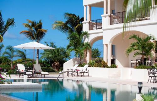 Hotel The Cove Suites