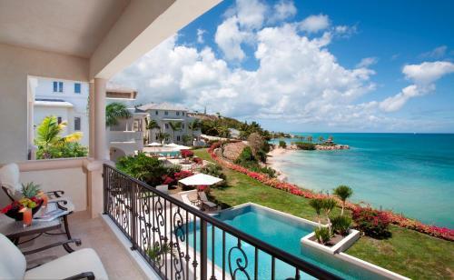 Hotel The Cove Suites
