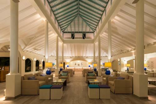 Hotel The Cove Suites