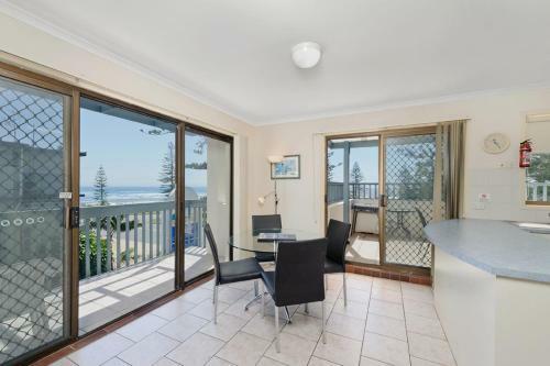 Beach House Holiday Apartments