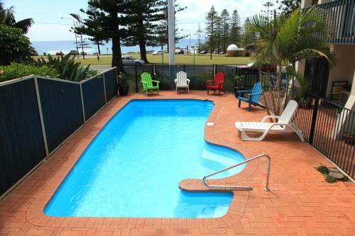 Beach House Holiday Apartments