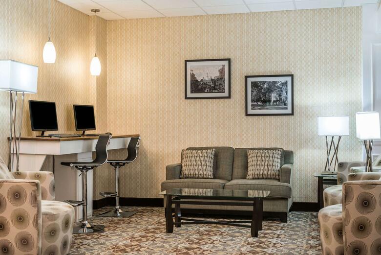 Days Hotel Williamsburg Busch Gardens Area