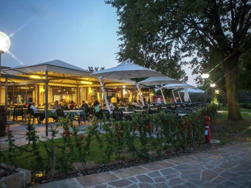 Semi-detached Bungalow With AC Just 3,5 Km From Sirmione