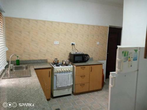 Apartamento Derin Court Onireke Gra