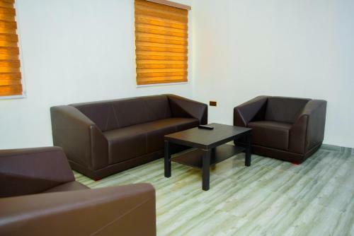 Hotel White Vill Hospitality And Homes