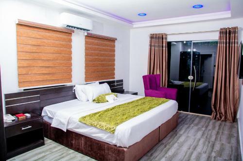 Hotel White Vill Hospitality And Homes