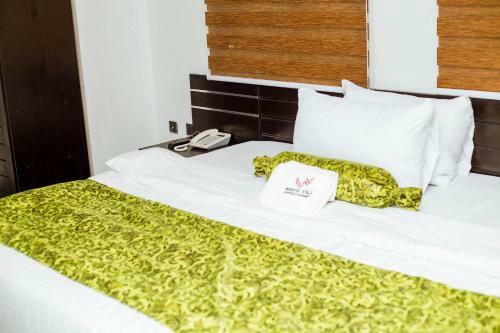 Hotel White Vill Hospitality And Homes