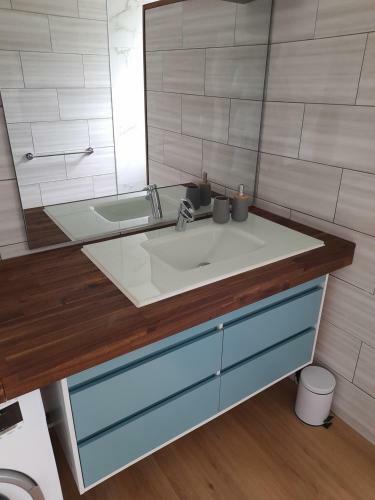 Hostal Appartement Terre Sainte