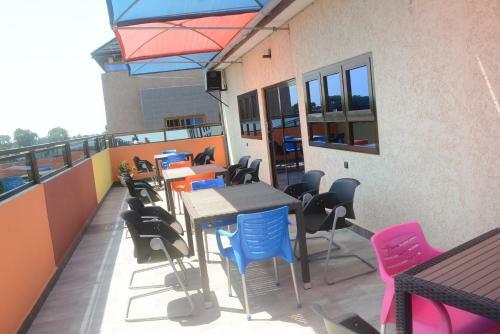 Hotel Royal Blue Guest House & Bar