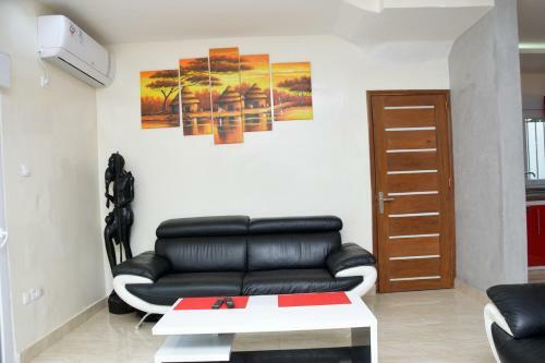 Magnifique Villa Climatis�e Avec Piscine � Warang