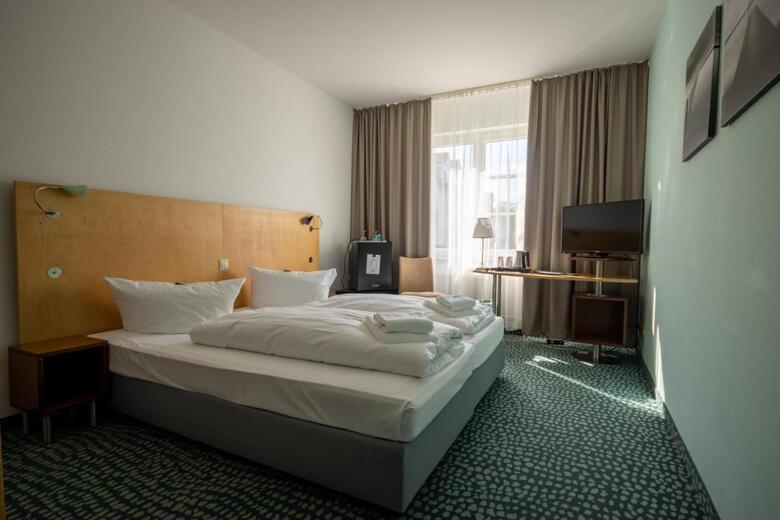 Hostal Check Inn Hotel