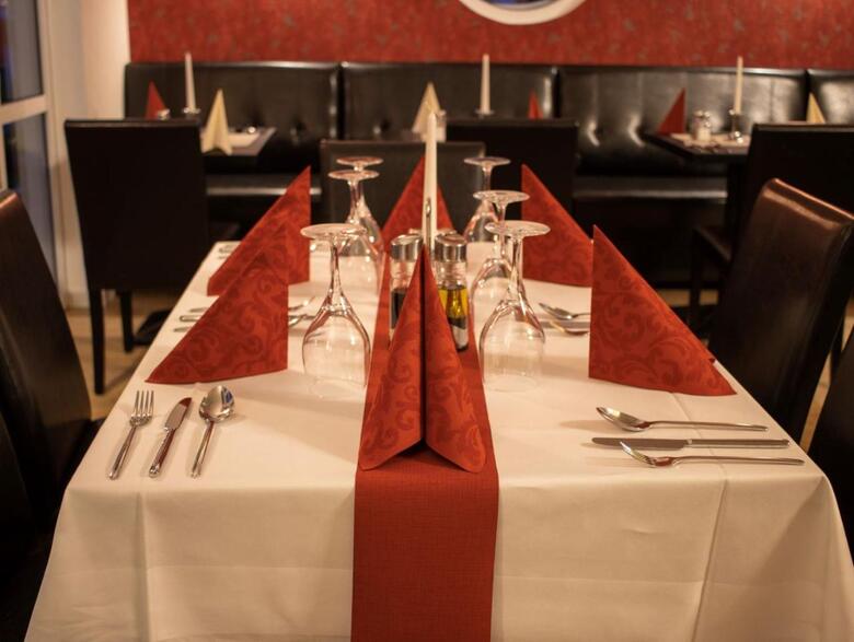 Hostal Check Inn Hotel