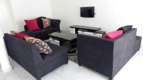 Villa Belle Et Spacieuse � Saly Joseph