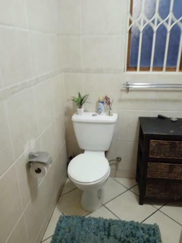 12 Folkestone 2 Private Bedrooms And Bathroom With Common Area Shared
