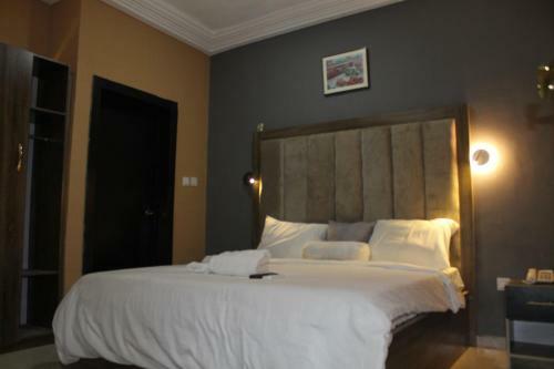 Keqs Hotel