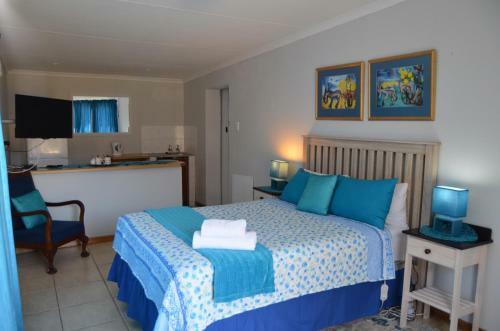 Hostal Sondela Bed & Breakfast