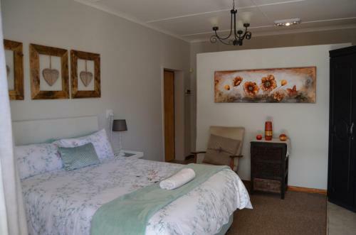 Hostal Sondela Bed & Breakfast