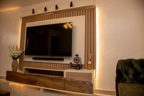 3 Bedroom Cozy Apartment In Ikeja