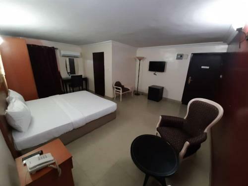 Hotel Choice Suites III