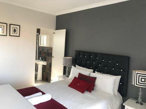 Amani Luxury Airbnb Near The Beach