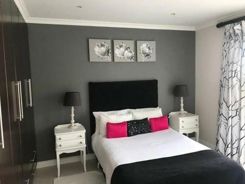 Amani Luxury Airbnb Near The Beach