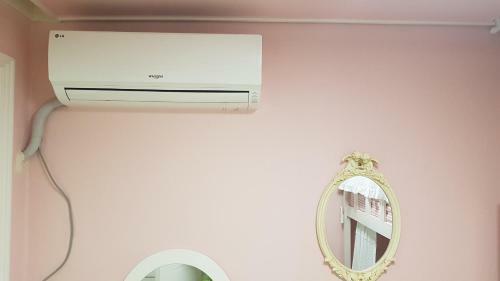 Hostal Geranium Ladies Guesthouse