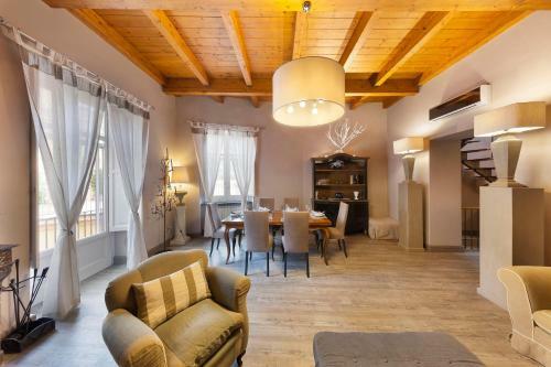 Apartamento "maison De Charme In Tasso Square"