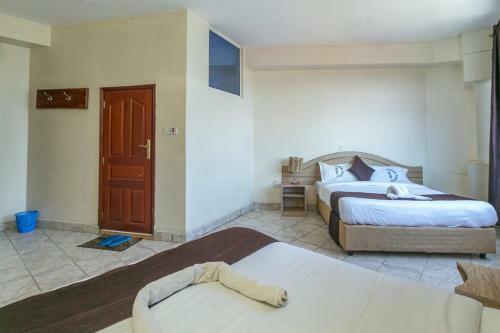 Fahari Triple Hotel
