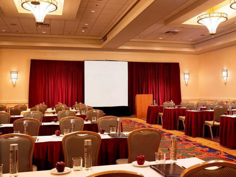 Doubletree By Hilton Hotel South Bend