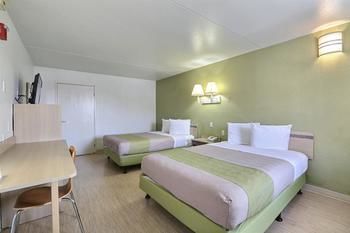 Motel 6 Dallas Forest Lane