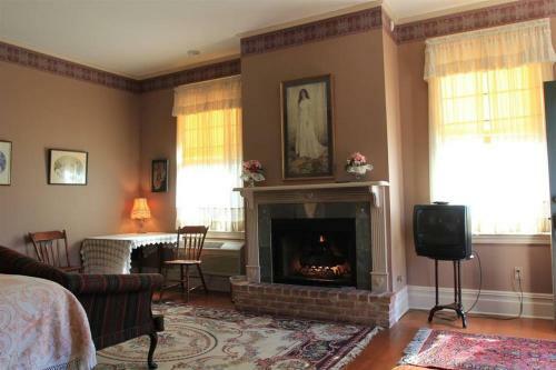 Corners Mansion Inn - A Bed And Breakfast