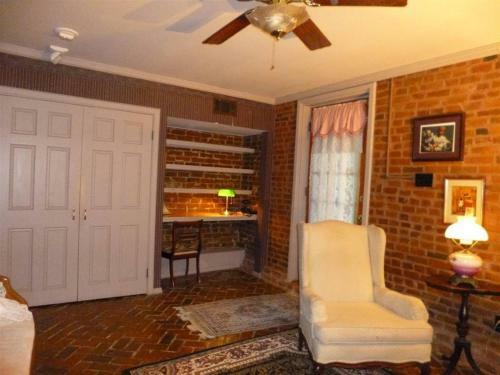 Corners Mansion Inn - A Bed And Breakfast