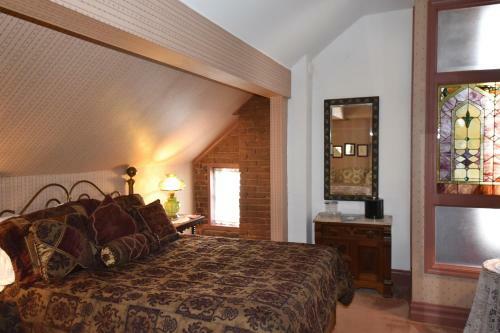 Corners Mansion Inn - A Bed And Breakfast