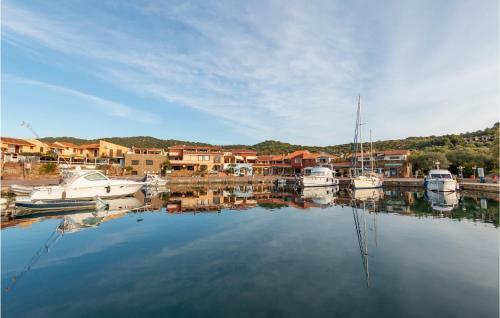 Awesome Home In Tanaunella With Wifi And 2 Bedrooms