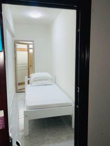 Cozy And Low Budget Studio In A Kilimani Apartment