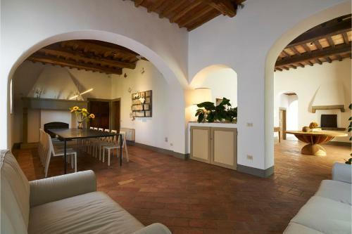 Villa De? Sernigi