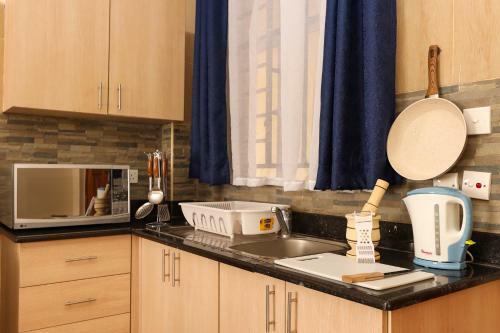 Exquisite Fully Furnished 1 Bedroom Apartment