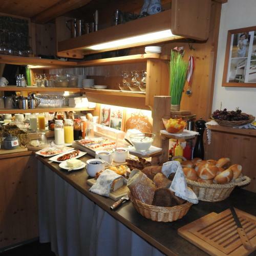 Hostal Gasthof Piburger See