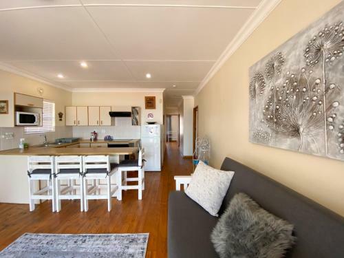Bob Bouwer Sea View Apartment