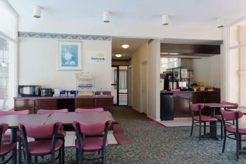 Motel Days Inn Raleigh South