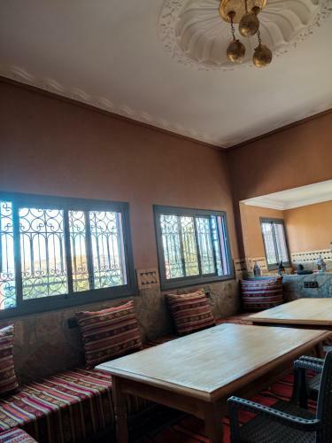 Hostal Auberge Caf� Restaurant Assamer