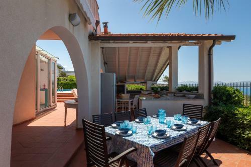 Splendida Villa Con Vista Mozzafiato E Piscina