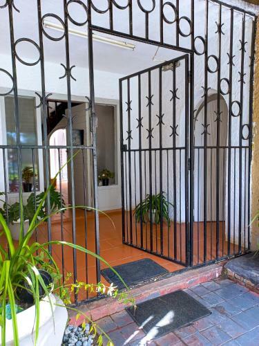 Hostal Diamond House Guesthouse And Retreat Centre
