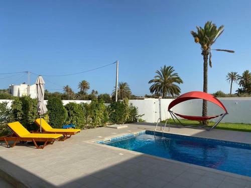 Villa 4 Chambres Avec Piscine Privee 38392