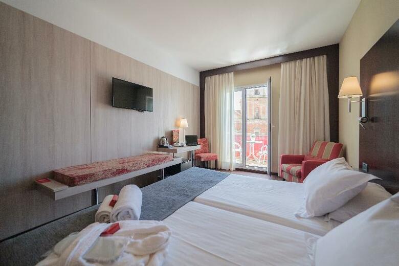 Hotel H2 Salymar
