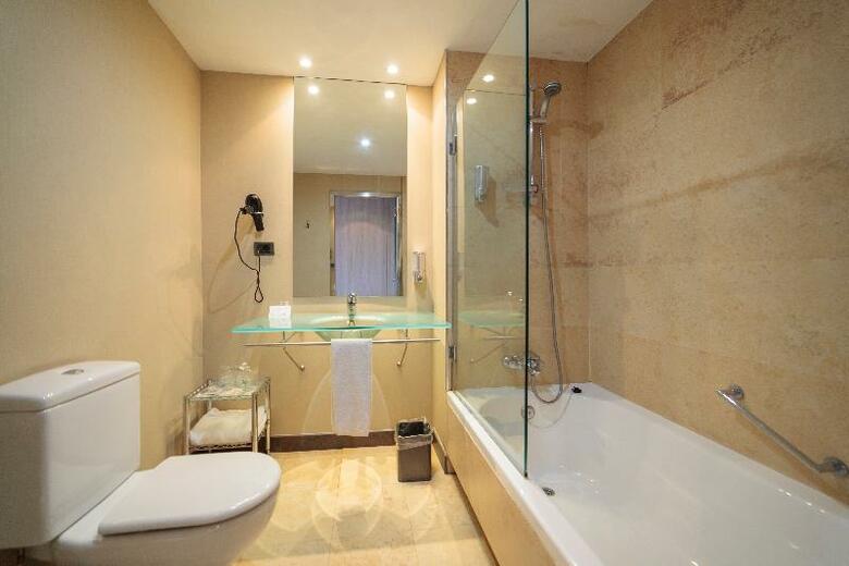 Hotel H2 Salymar
