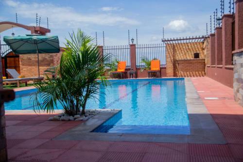 Hostal Savannah Suites