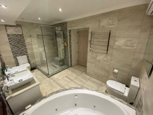 Hostal C&c Hotel Vibes Randpark Ridge Jhb 14 Units Available